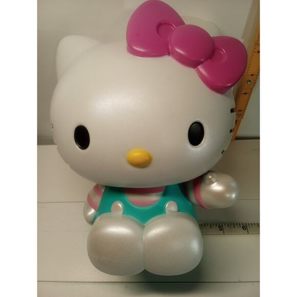 Hello Kitty Coin Bank Hard Plastic 2019 NO PLUG - Picture 7 of 10